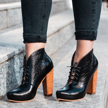 Botín Julia Cobra Richato Negro