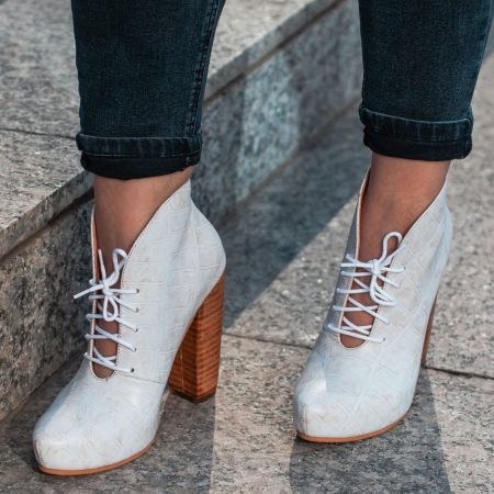 Botín Julia Cocodrilo Blanco