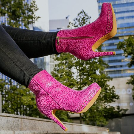 Botín Valeria Color Leopardo Fucsia