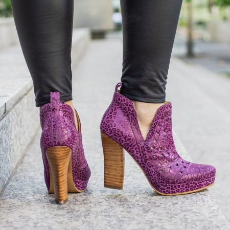 Botín Zara Color Leopardo Morado